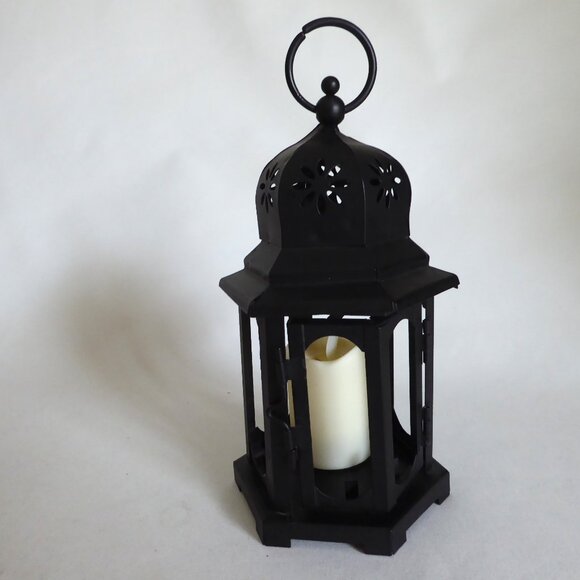 NEW 16” GOTHIC HALLOWEEN SKELETON ARM HOLDING METAL LANTERN CANDLE SCULPTURE - Picture 9 of 14
